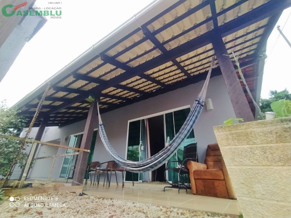 * Vende * 

Excelente casa n