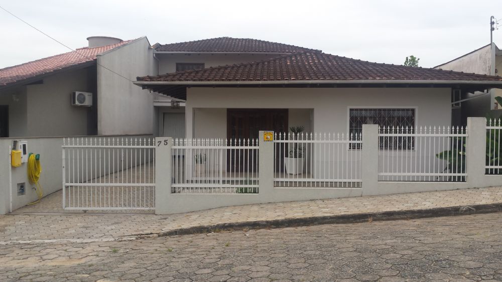 VENDO CASA DE ALVENARIA AVERBA